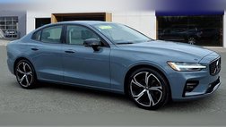 2023 Volvo S60 B5 Plus Dark Theme