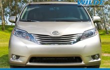 2016 Toyota Sienna XLE 7-Passenger Auto Access Seat