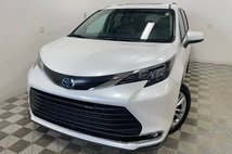 2024 Toyota Sienna XLE 7-Passenger