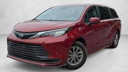 2023 Toyota Sienna LE 8-Passenger
