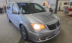 2014 Chrysler Town and Country S