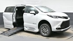 2026 Toyota Sienna XLE Van 4D