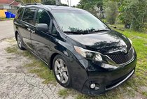 2014 Toyota Sienna SE 8-Passenger