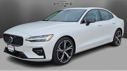 2023 Volvo S60 B5 Plus Dark Theme