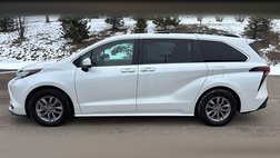 2022 Toyota Sienna XLE 8-Passenger