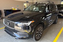 2020 Volvo XC90 T6 Momentum 6-Passenger